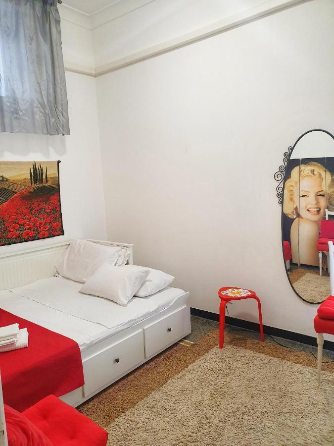 Apartamento Fantastic House Near The Station Free Parking Génova Exterior foto